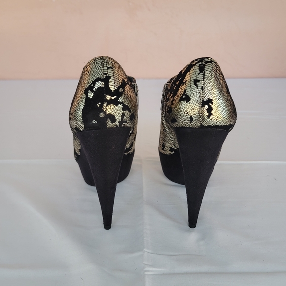 NEW Colin Stuart Platform Black and Silver Metallic Booties - Picture 7 of 13